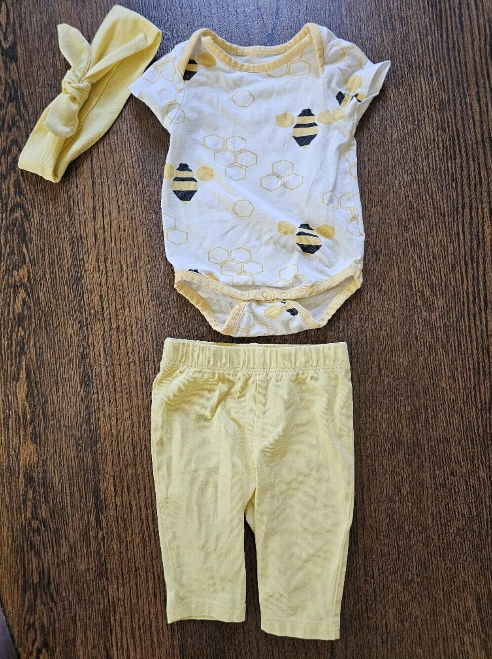 Monica + Andy Yellow Bee Print 3-Piece Set Size 0-3 Months